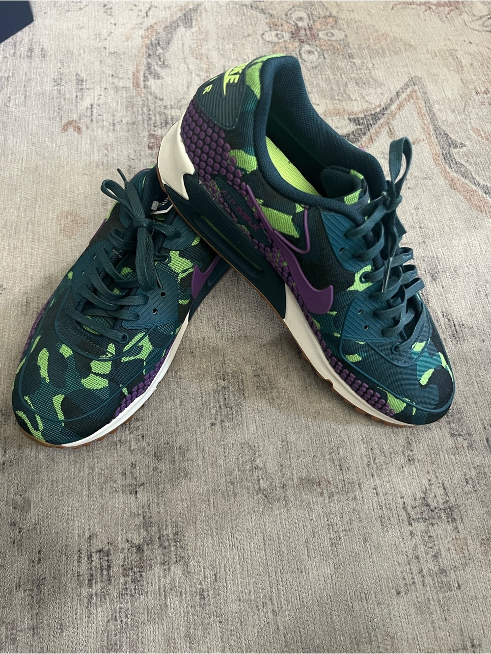 Nike Air Max Womens 2015 Green & Purple Camo Sneakers US 8
